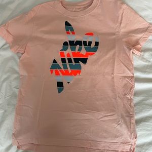 coral colored nike t-shirt